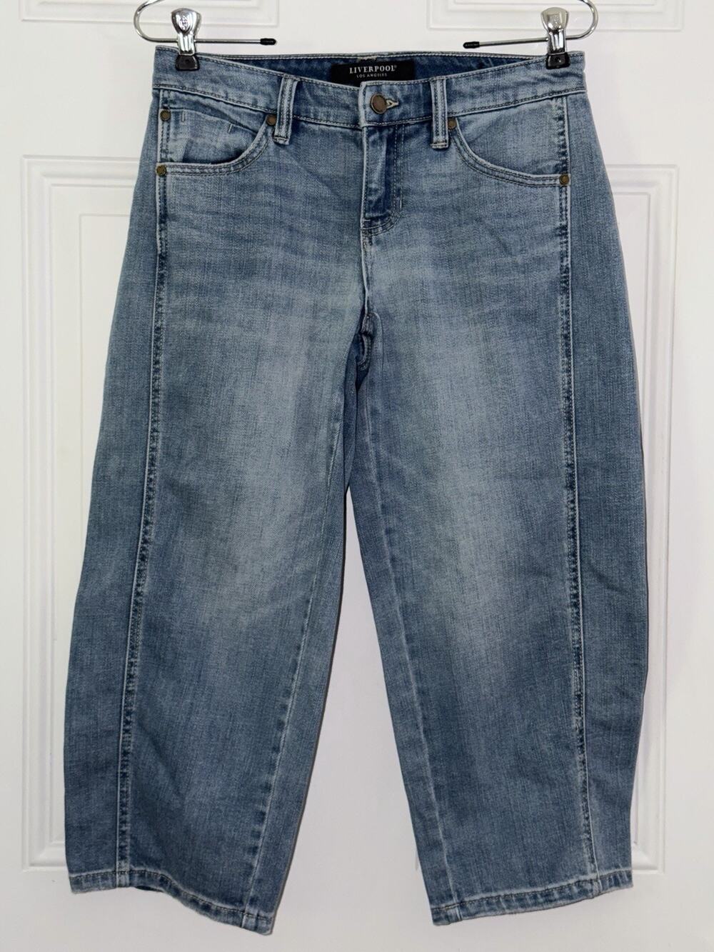 Liverpool Los Angeles Petite 0/25 Barrel Leg Crop Capri Length Jeans Med Wash
